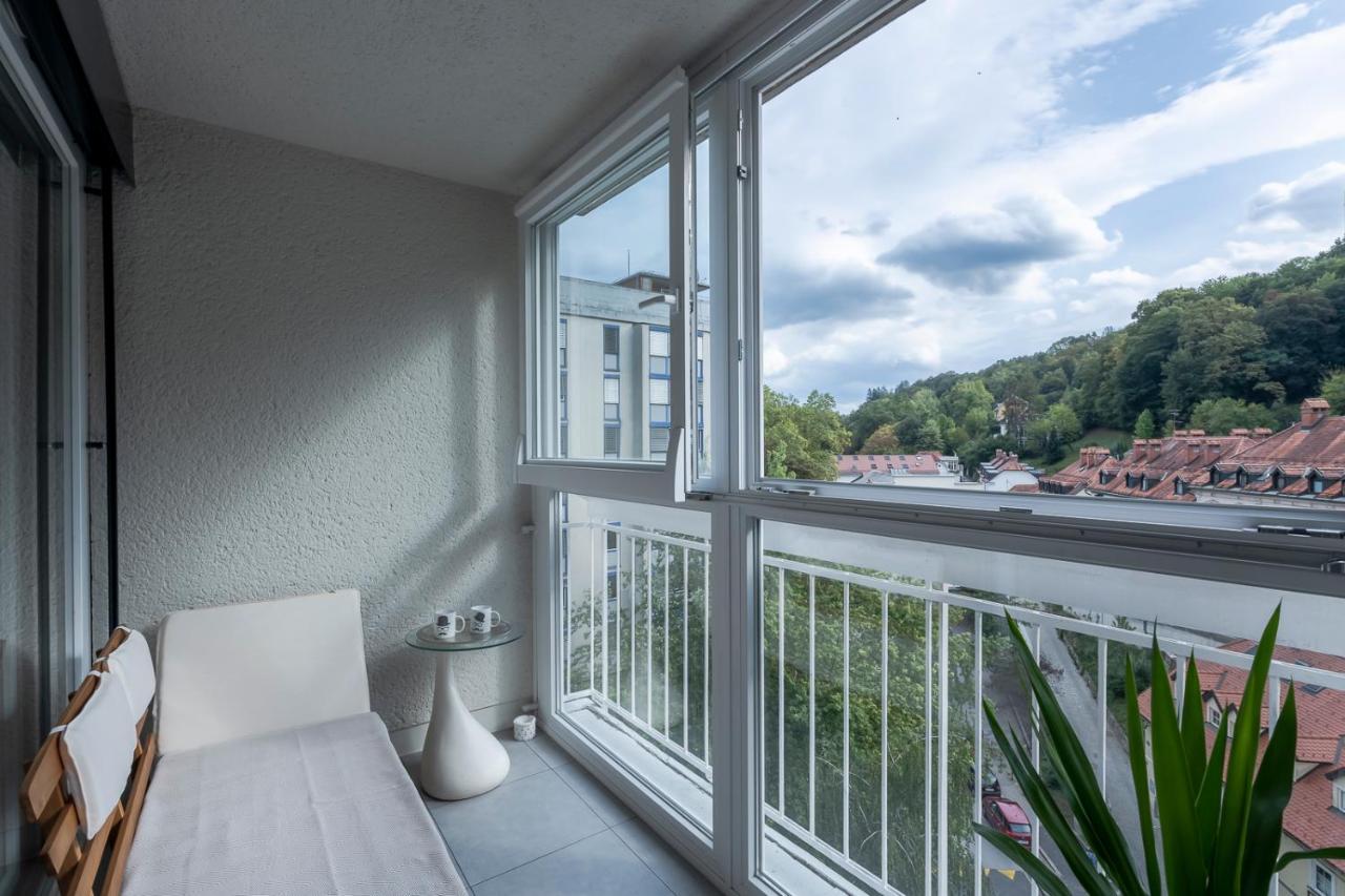 Tamliving 2br Center 3 Bridges Great View Kitchen * Laibach