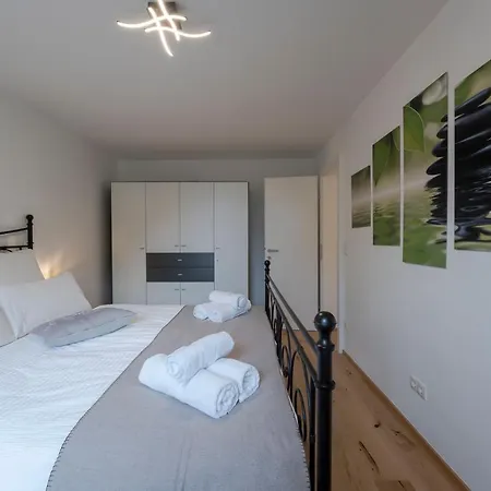 Tamliving Ljubljana 2Br Center 3 Bridges Great View Kitchen Apartment Exterior photo